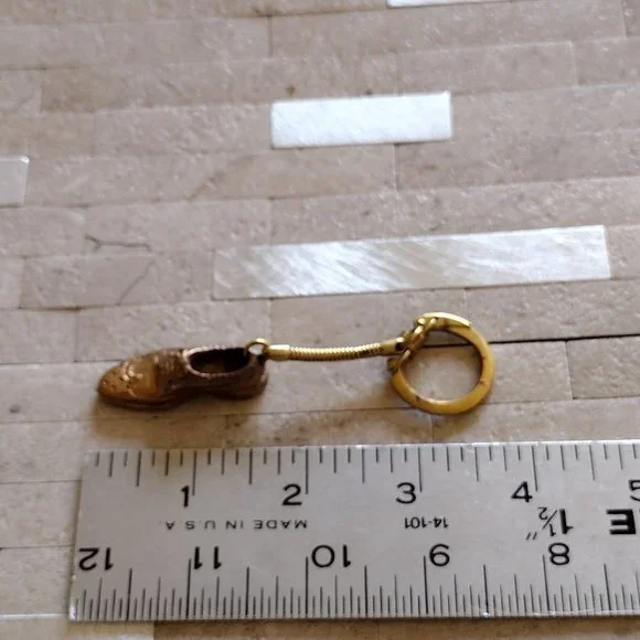 Walk Over Advertising Wing Tip Shoe Keychain - Picture 3 of 4